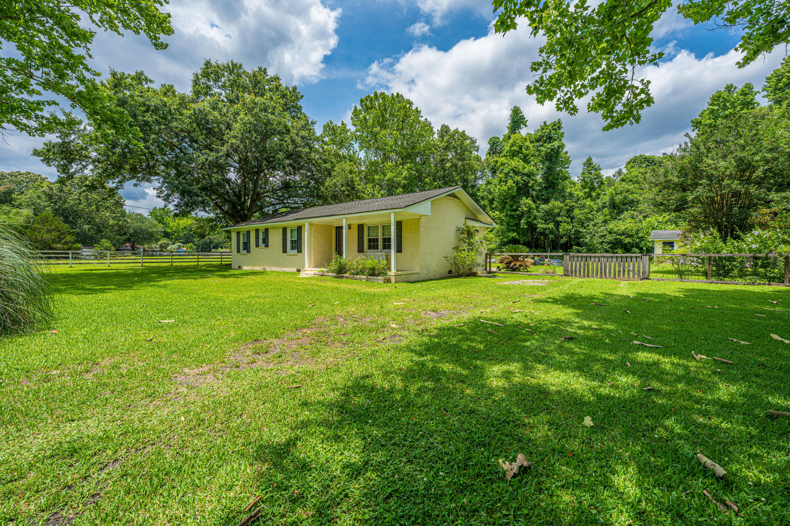 7372 Commodore Road Hollywood, SC 29449 - Photo 1 of 60