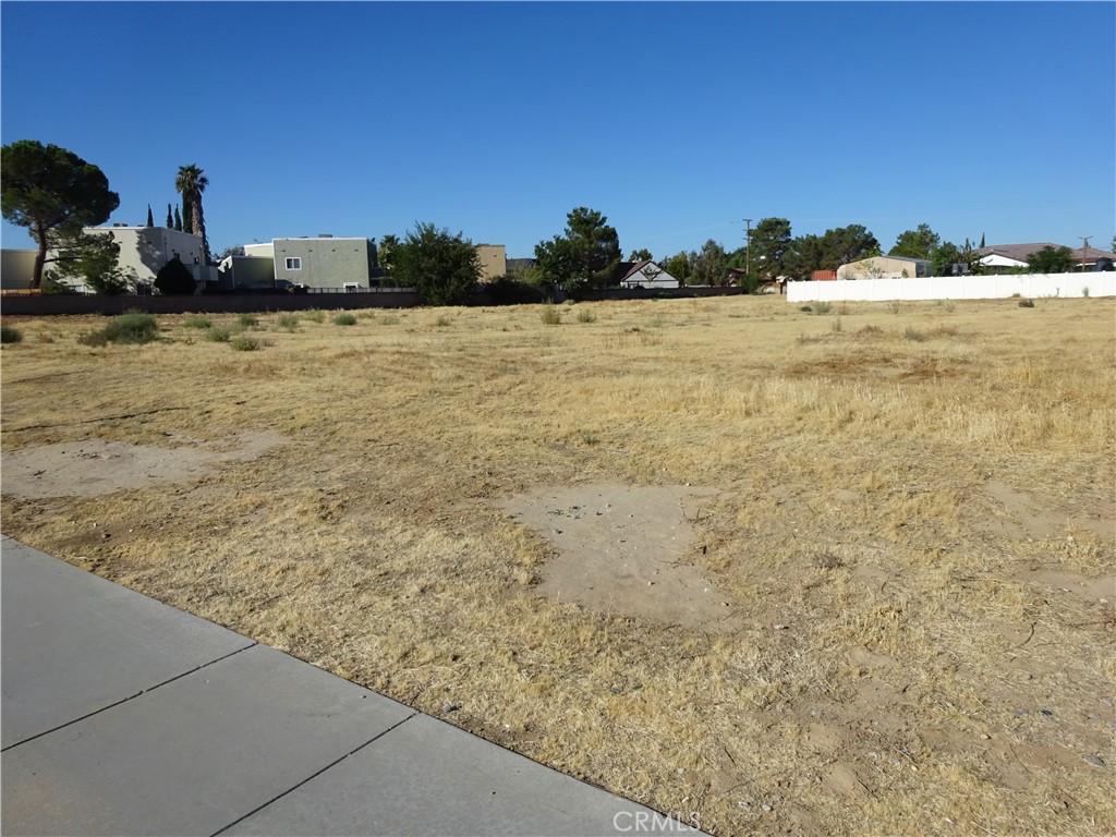 15 15th Lancaster, CA 93535 - Photo 1 of 20 Gallery Image 1