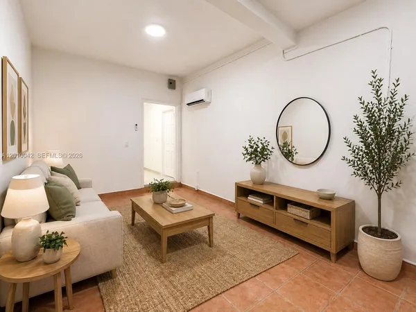 $2,200 | 7532 Northwest 176th Street, Unit 1, Hialeah, FL 33015