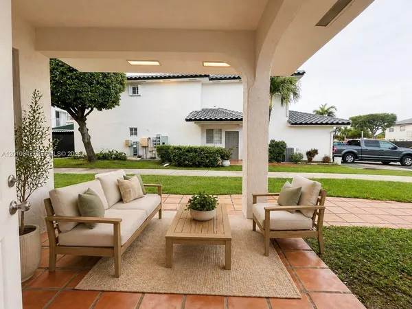 $2,200 | 7532 Northwest 176th Street, Unit 1, Hialeah, FL 33015