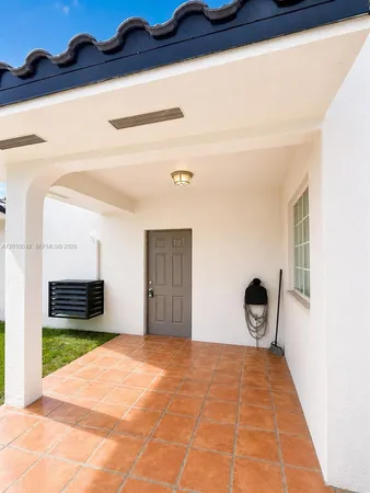 $2,200 | 7532 Northwest 176th Street, Unit 1, Hialeah, FL 33015