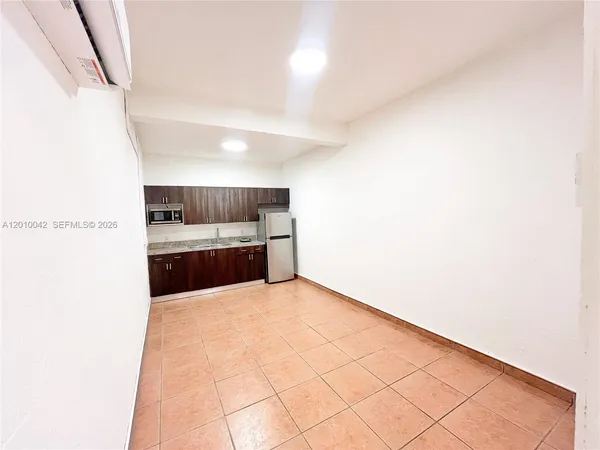 $2,200 | 7532 Northwest 176th Street, Unit 1, Hialeah, FL 33015