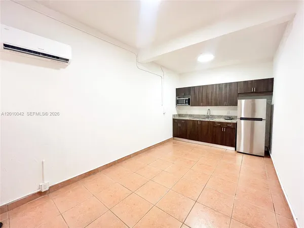 $2,200 | 7532 Northwest 176th Street, Unit 1, Hialeah, FL 33015