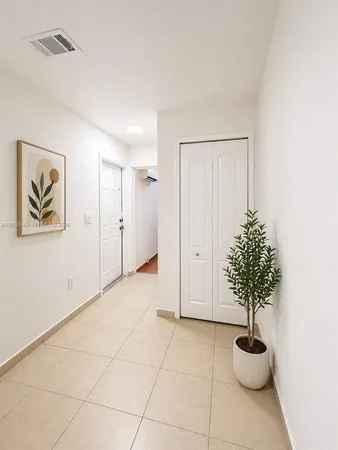$2,200 | 7532 Northwest 176th Street, Unit 1, Hialeah, FL 33015