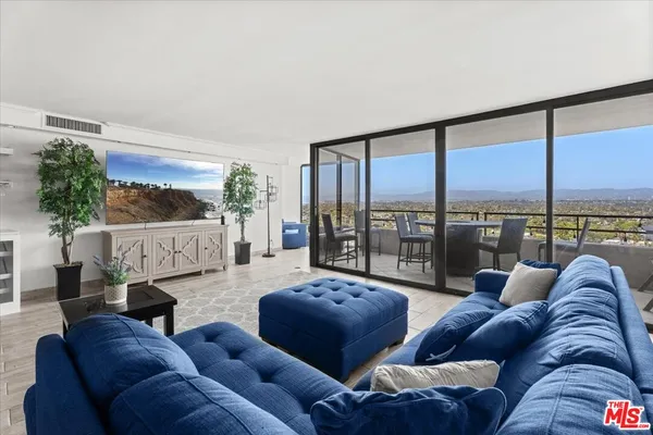 $5,000 | 4316 Marina City Drive, Unit 927, Marina del Rey, CA 90292