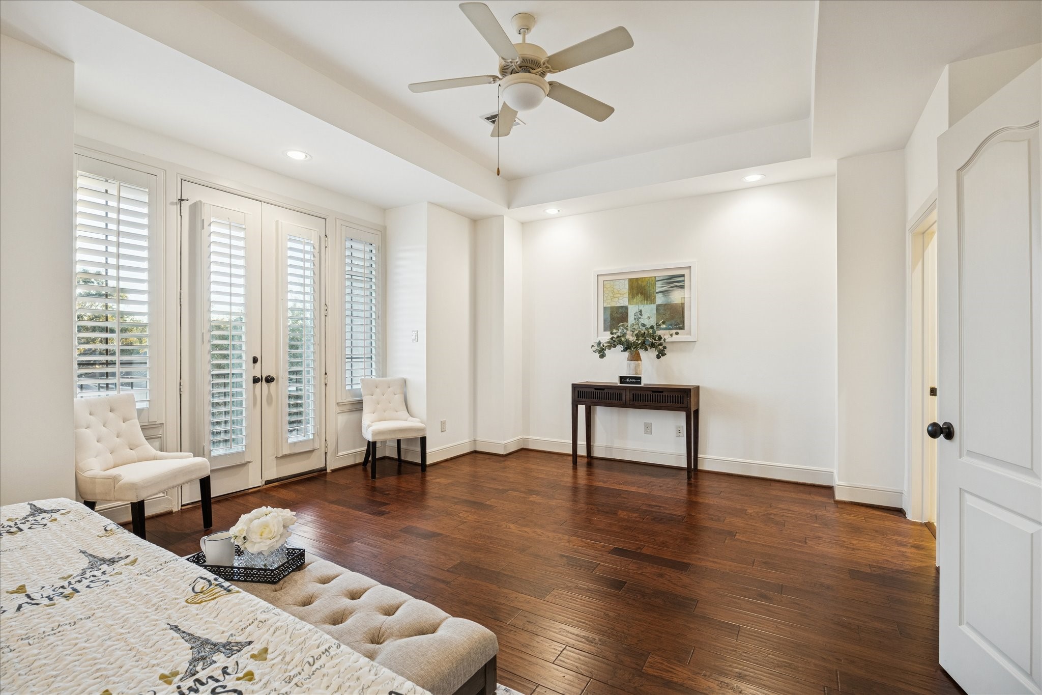 4226 Law Street, Unit B Houston, TX 77005 - Photo 21 of 32 a living room with furniture and wooden floor