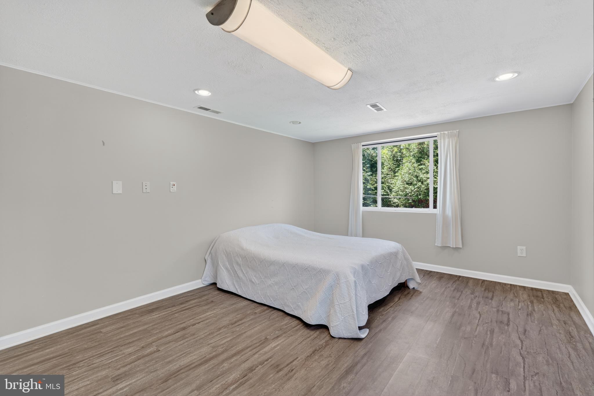 6727 Newington Road Lorton, VA 22079 - Photo 34 of 51 4th bedroom/bonus room