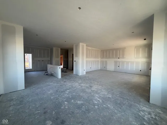 $314,900 | 215 Springfield Crossing, Greenfield, IN 46140