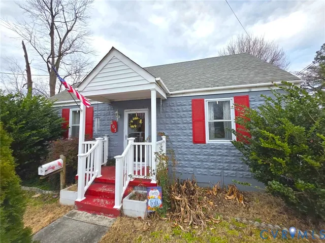 $215,000 | 402 Stuart Avenue, Colonial Heights, VA 23834