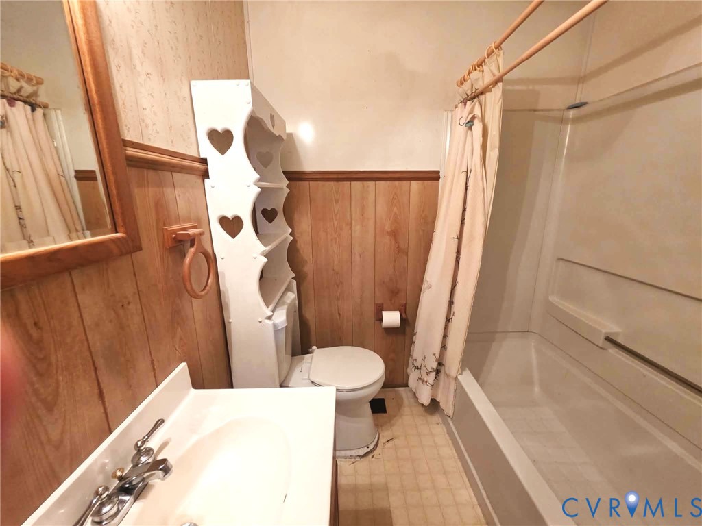 402 Stuart Avenue Colonial Heights, VA 23834 - Photo 14 of 19