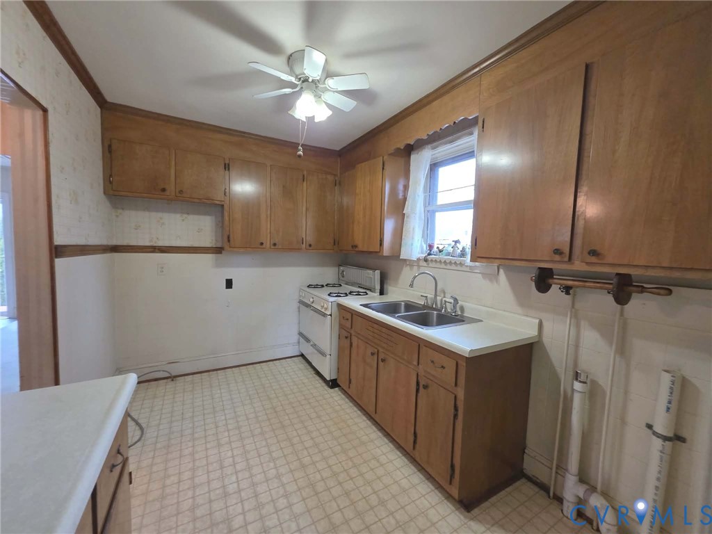 402 Stuart Avenue Colonial Heights, VA 23834 - Photo 10 of 19