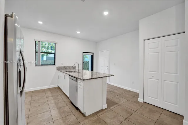 $525,000 | 1600 Southwest 28th Street, Fort Lauderdale, FL 33315