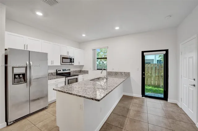 $525,000 | 1600 Southwest 28th Street, Fort Lauderdale, FL 33315