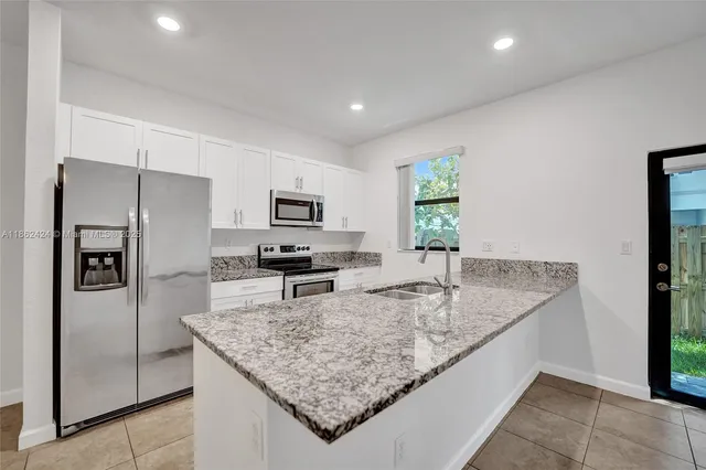 $525,000 | 1600 Southwest 28th Street, Fort Lauderdale, FL 33315