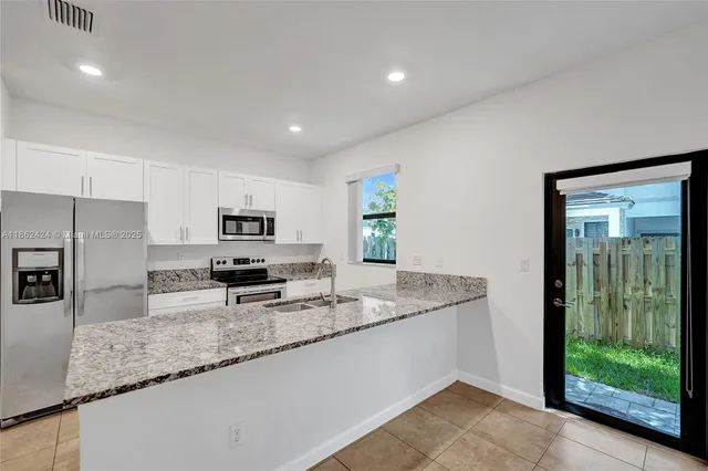 $525,000 | 1600 Southwest 28th Street, Fort Lauderdale, FL 33315