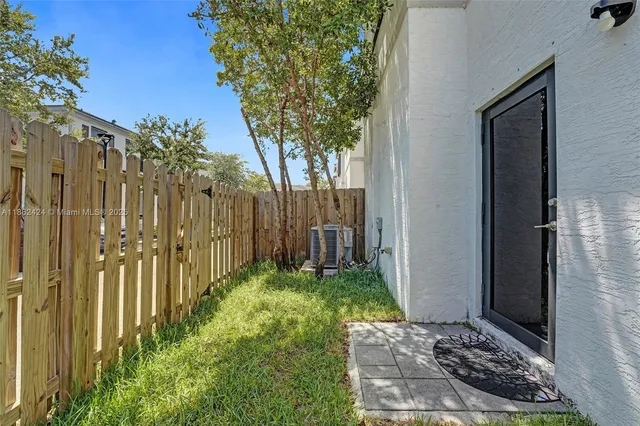 $525,000 | 1600 Southwest 28th Street, Fort Lauderdale, FL 33315