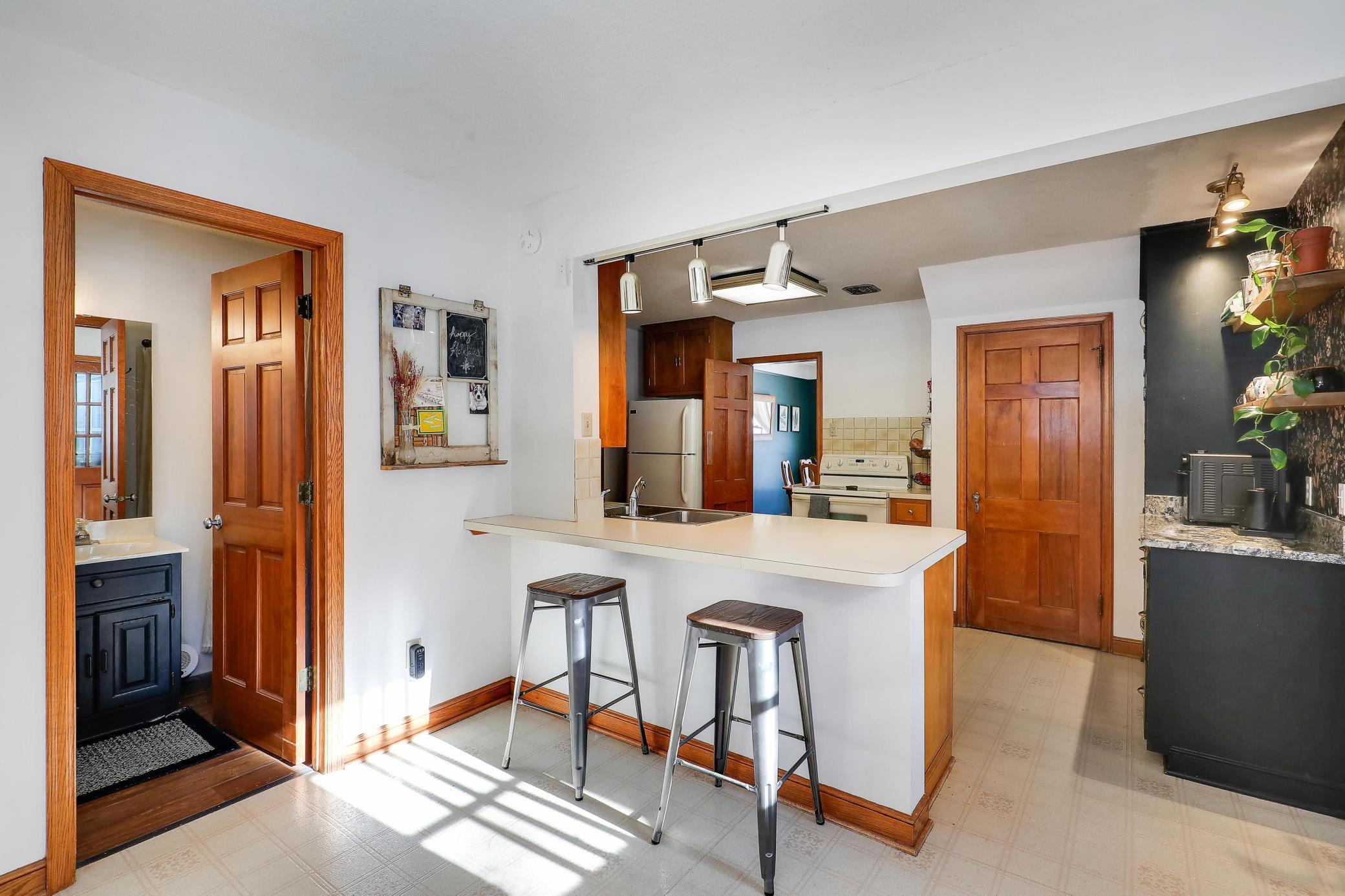 1979 Snelling Avenue North Roseville, MN 55113 - Photo 15 of 71