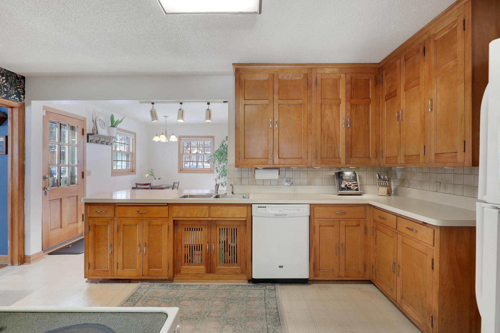 1979 Snelling Avenue North Roseville, MN 55113 - Photo 17 of 71