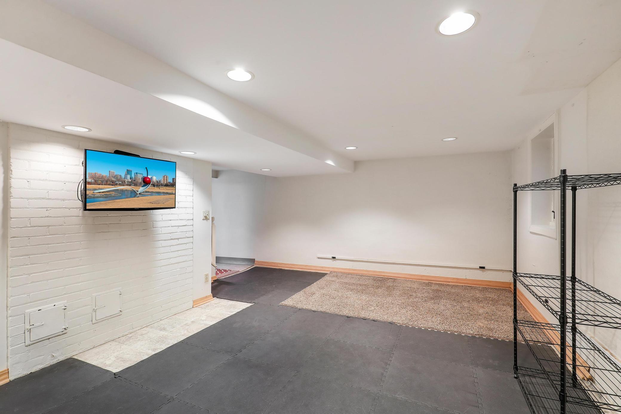 1979 Snelling Avenue North Roseville, MN 55113 - Photo 47 of 71