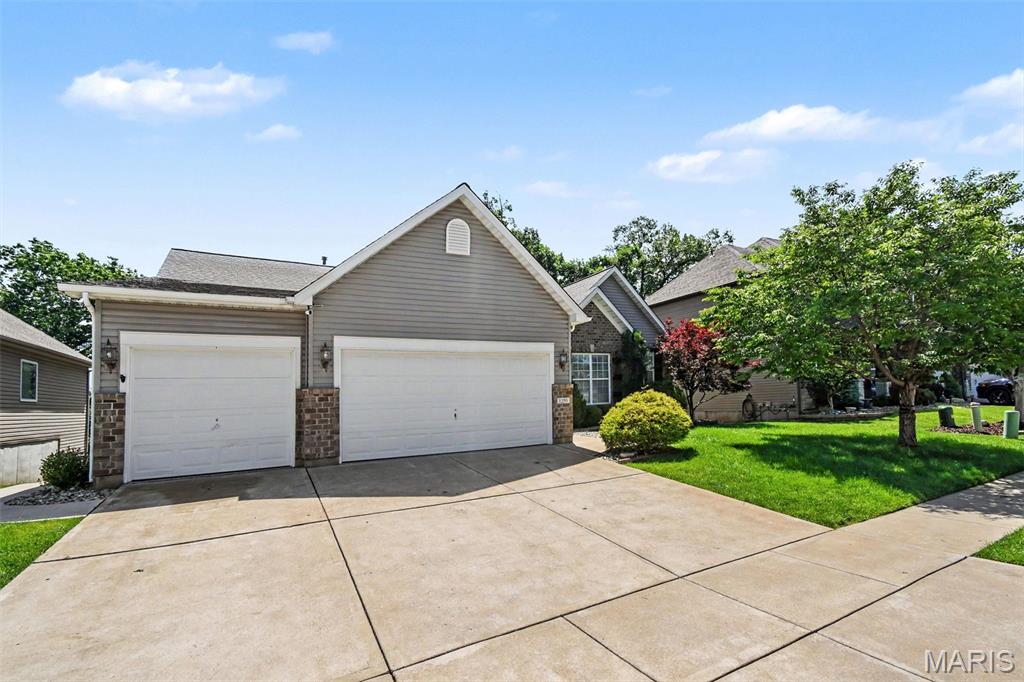1258 Spring Lilly Drive High Ridge, MO 63049 - Photo 3 of 70