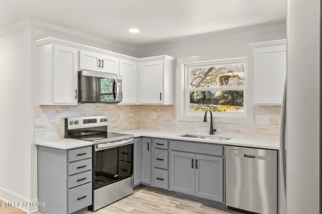 $485,000 | 221 Medford Road, Knoxville, TN 37922