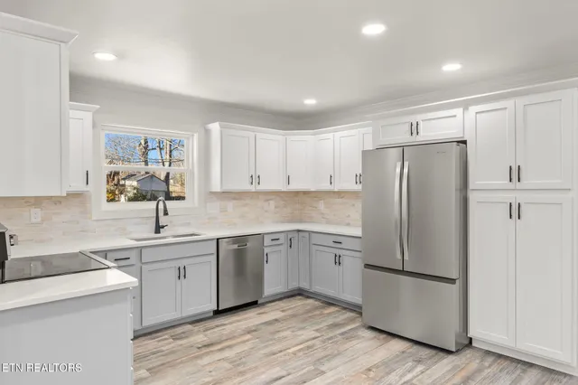 $485,000 | 221 Medford Road, Knoxville, TN 37922