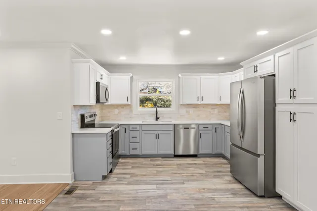 $485,000 | 221 Medford Road, Knoxville, TN 37922