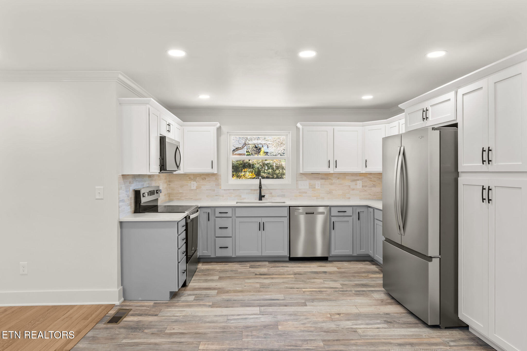 221 Medford Road Knoxville, TN 37922 - Photo 13 of 35 DSC03655