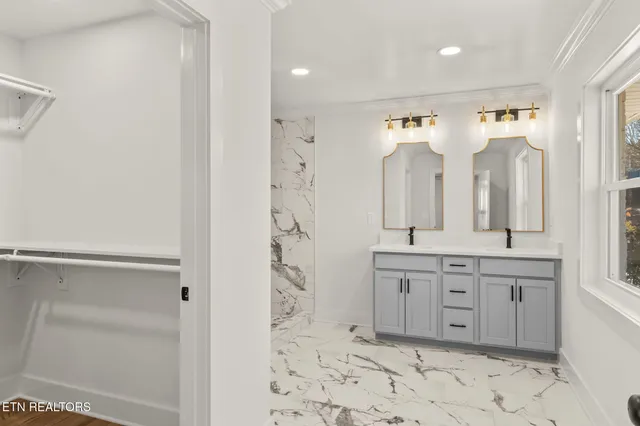 $485,000 | 221 Medford Road, Knoxville, TN 37922