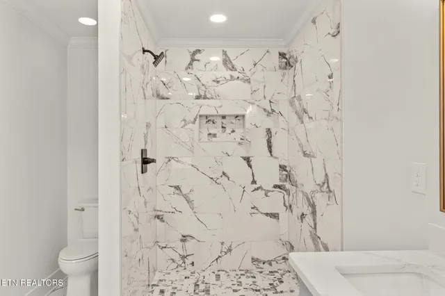 $485,000 | 221 Medford Road, Knoxville, TN 37922