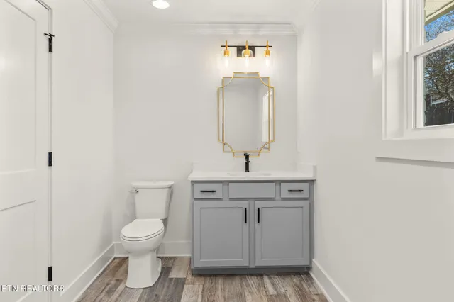 $485,000 | 221 Medford Road, Knoxville, TN 37922