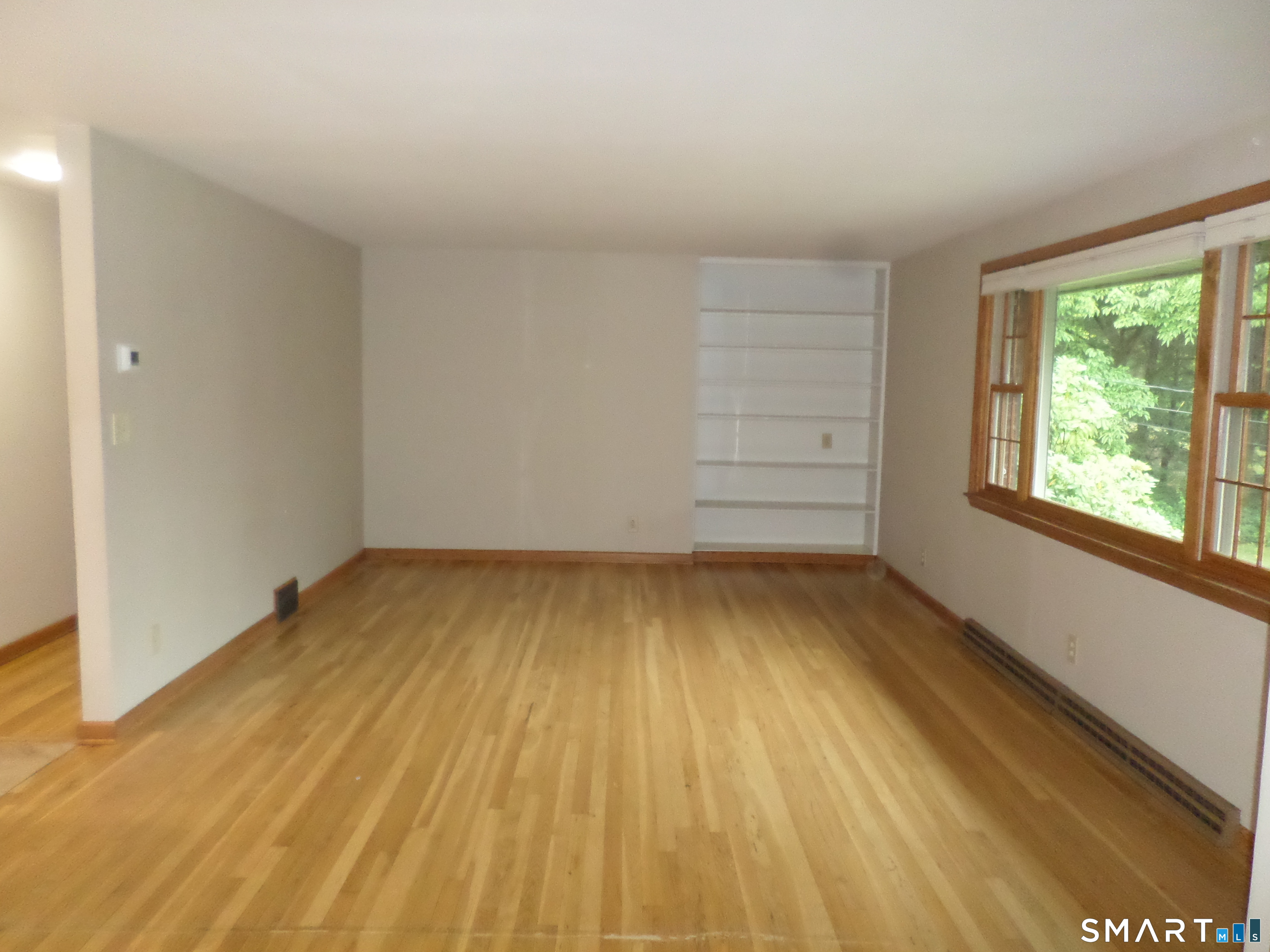 366 West Woods Road Hamden, CT 06514 - Photo 3 of 32 Combination LR DR area