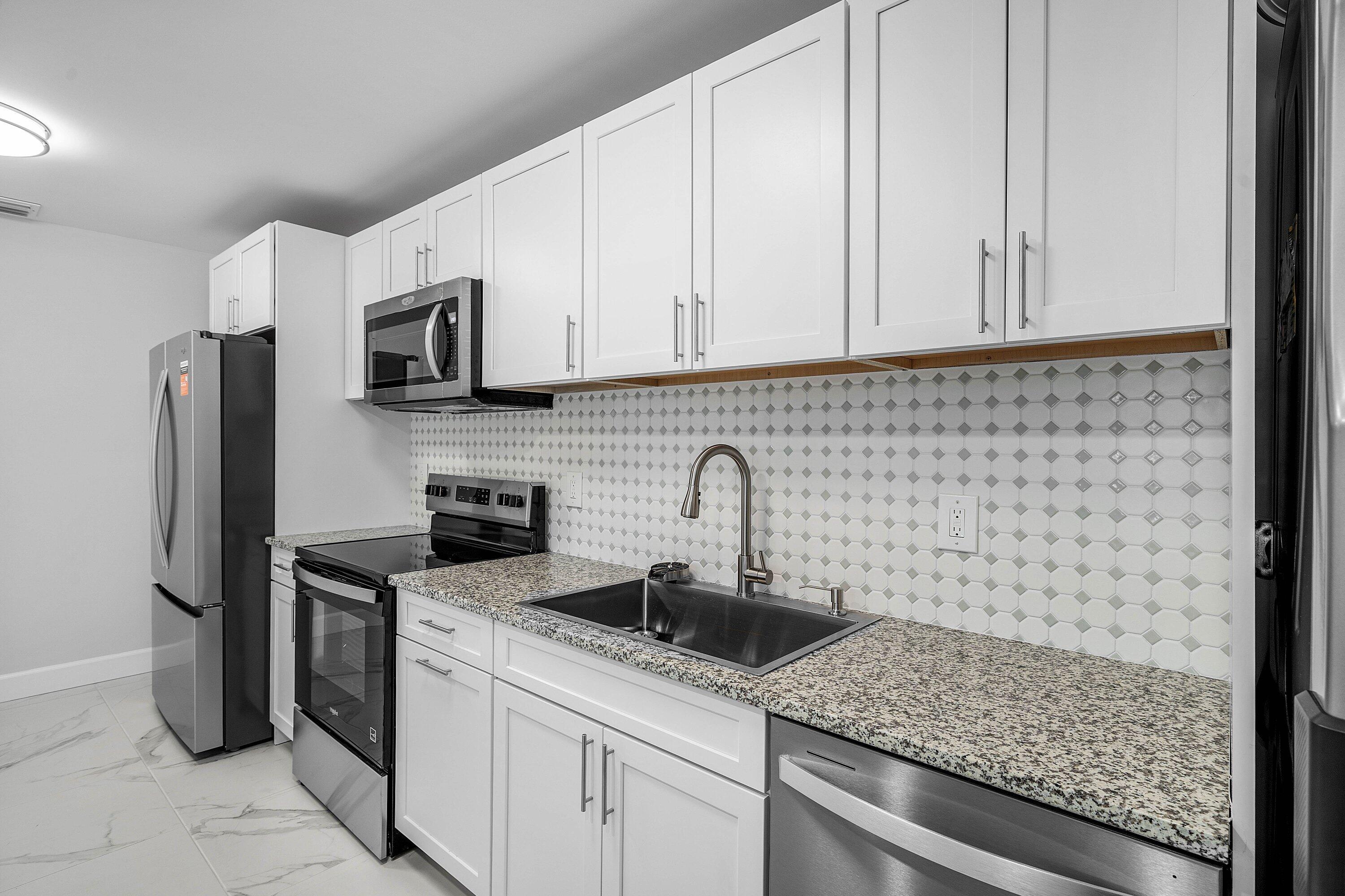 240 Southwest 7th Street, Unit 11 Boca Raton, FL 33432 - Photo 6 of 21 kit 3