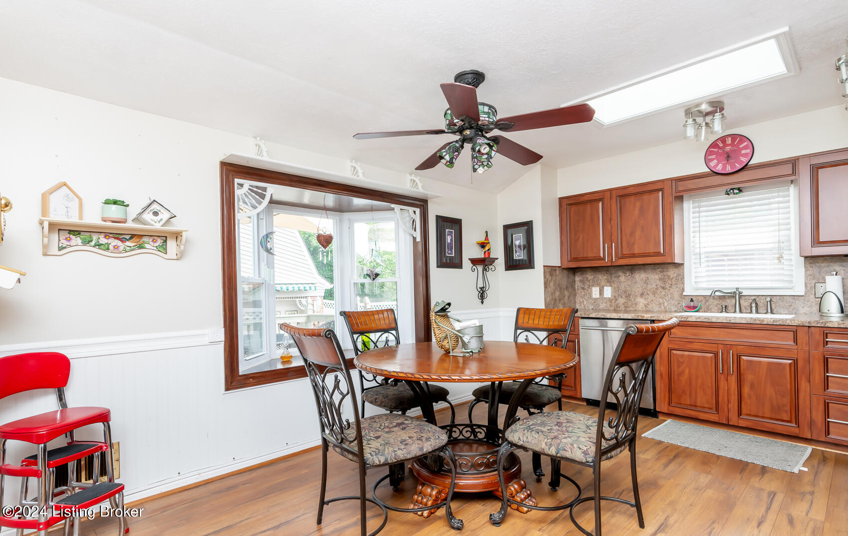 3813 Cutler Road Louisville, KY 40219 - Photo 16 of 39 Eat in kitchen
