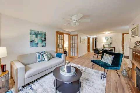 $350,000 | 1250 West Argyle Street, Unit GF, Chicago, IL 60640