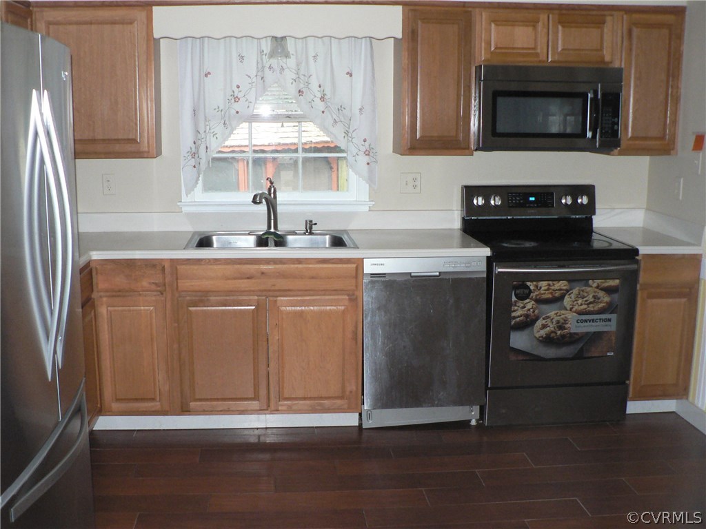 10640 Red Queen Road Richmond, VA 23235 - Photo 8 of 12 Kitchen with Stainless Appliances
