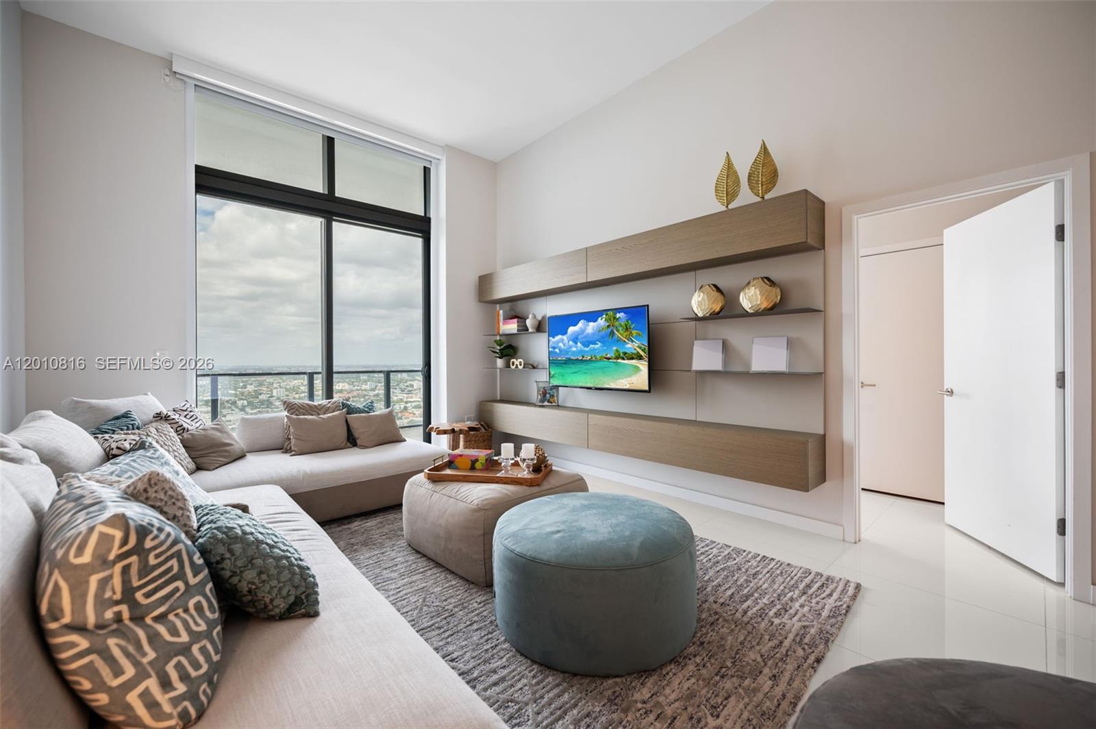 88 Southwest 7th Street, Unit PH4301 Miami, FL 33130 - Photo 12 of 47