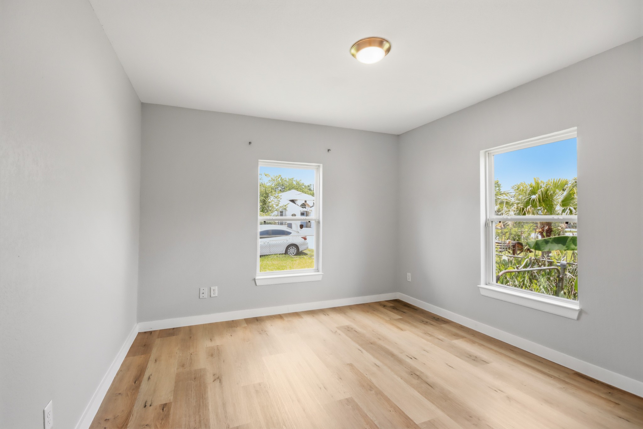 10430 Wiggins Street Houston, TX 77029 - Photo 23 of 27 Bedroom #3 View 2