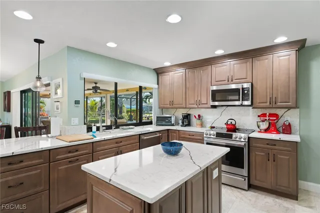 $769,900 | 1206 Southwest 54th Street, Cape Coral, FL 33914