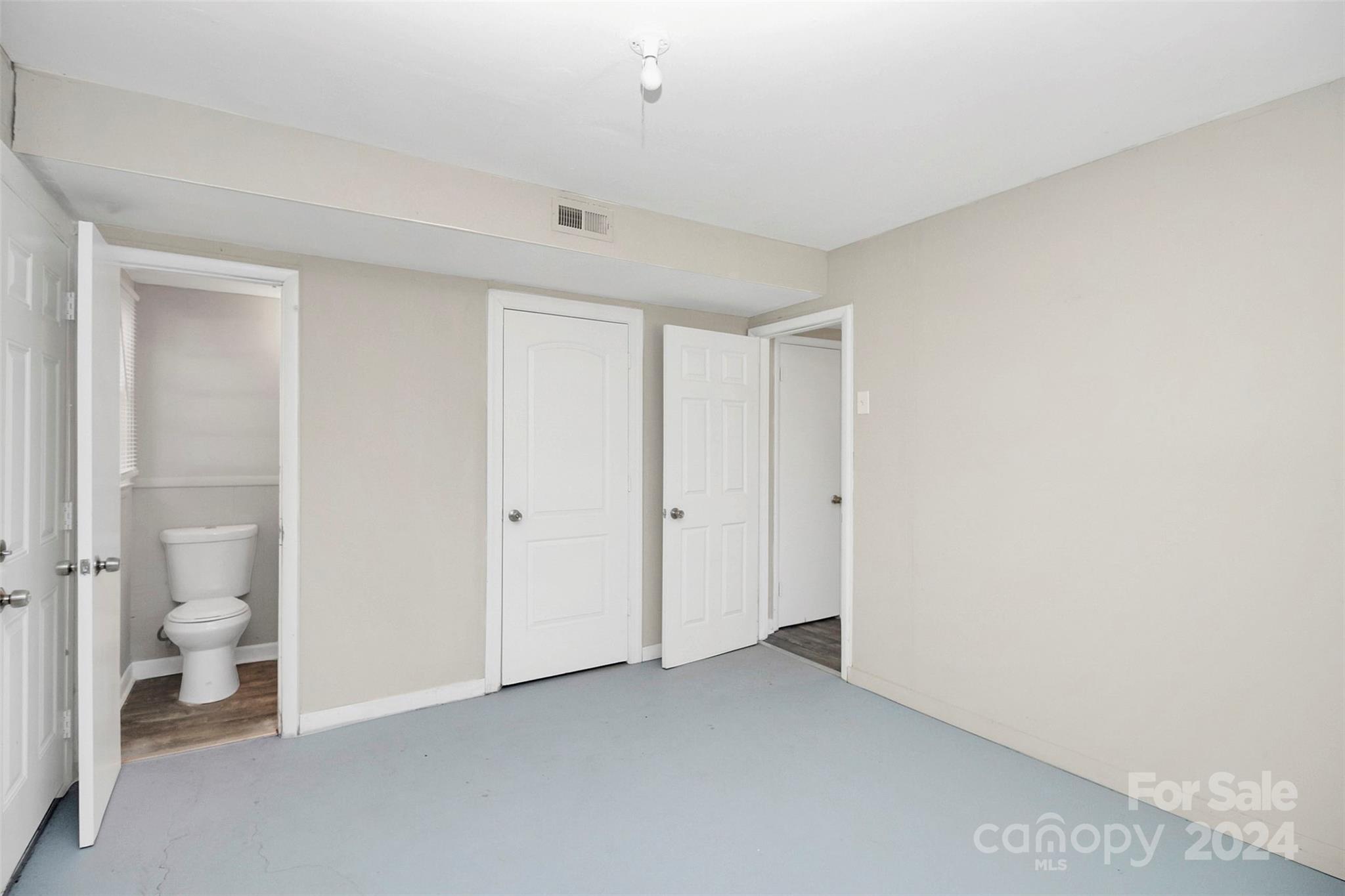 4736 Cinderella Road Charlotte, NC 28213 - Photo 5 of 30 Gallery Image 5