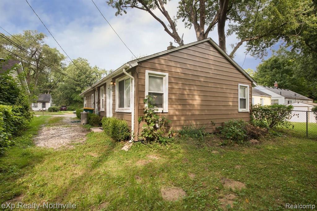 21730 Middlebelt Road Farmington Hills, MI 48336 - Photo 6 of 27