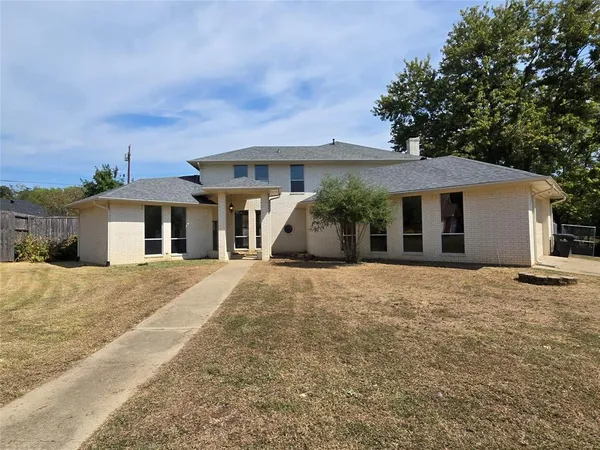 $423,471 | 4001 Crescent Valley Circle, Denison, TX 75020