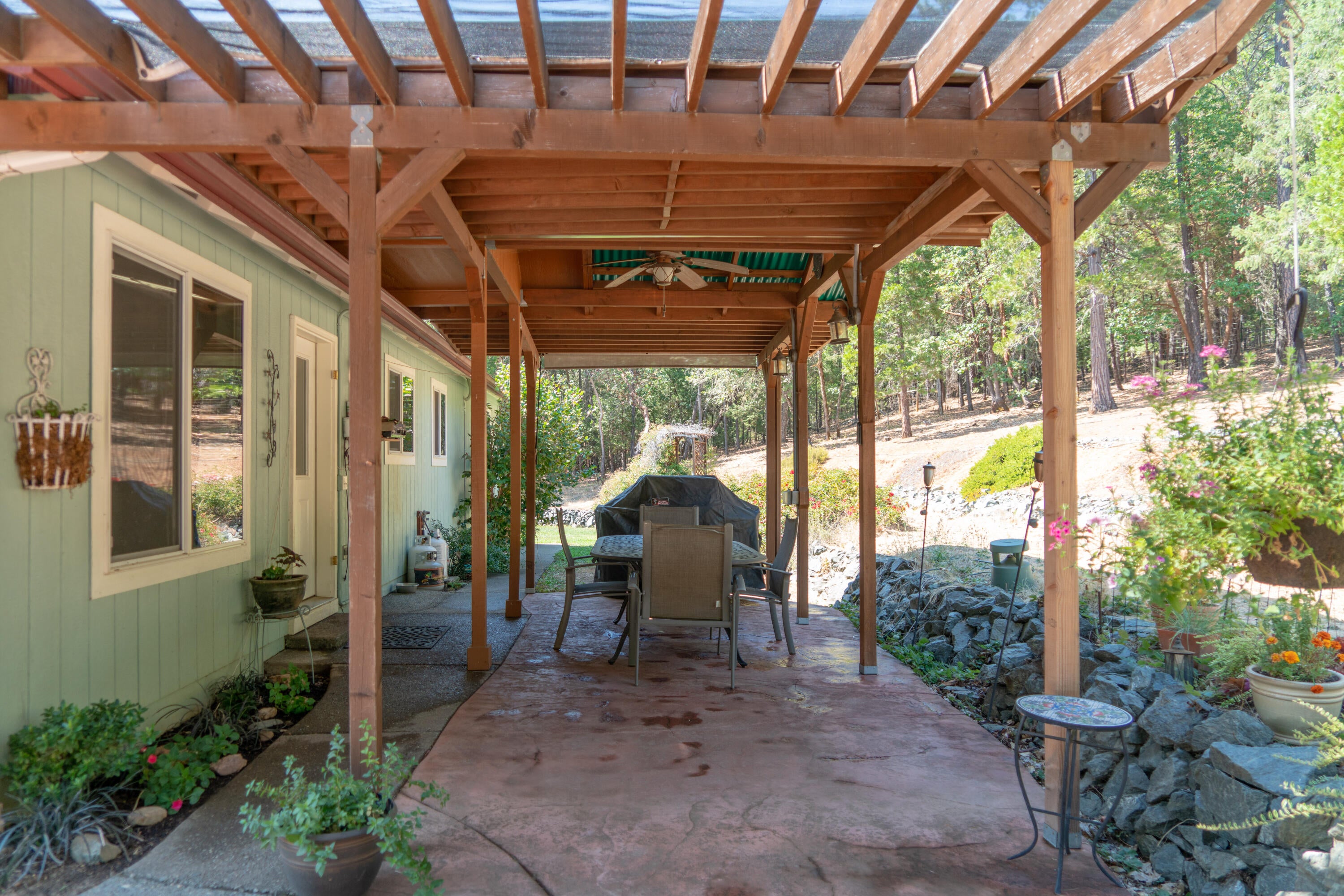 4179 Ditch Creek Road Rogue River, OR 97537 - Photo 28 of 50 Back Patio