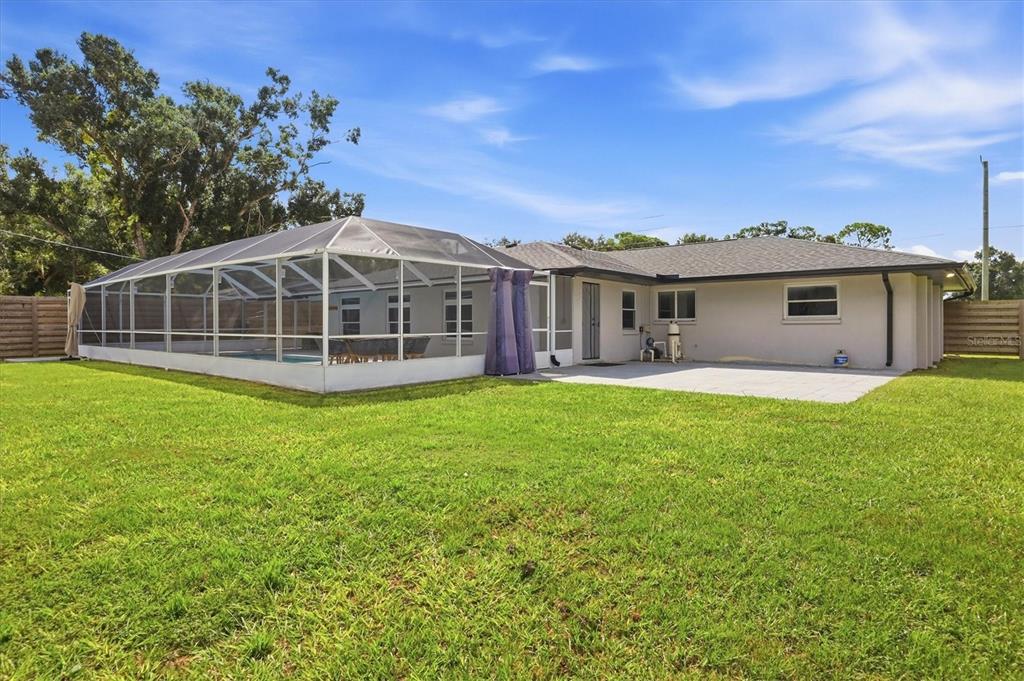 5605 Sawgrass Road Sarasota, FL 34232 - Photo 35 of 57 Gallery Image 35