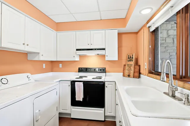 $849,900 | 1713 Miller Court, Lake Geneva, WI 53147