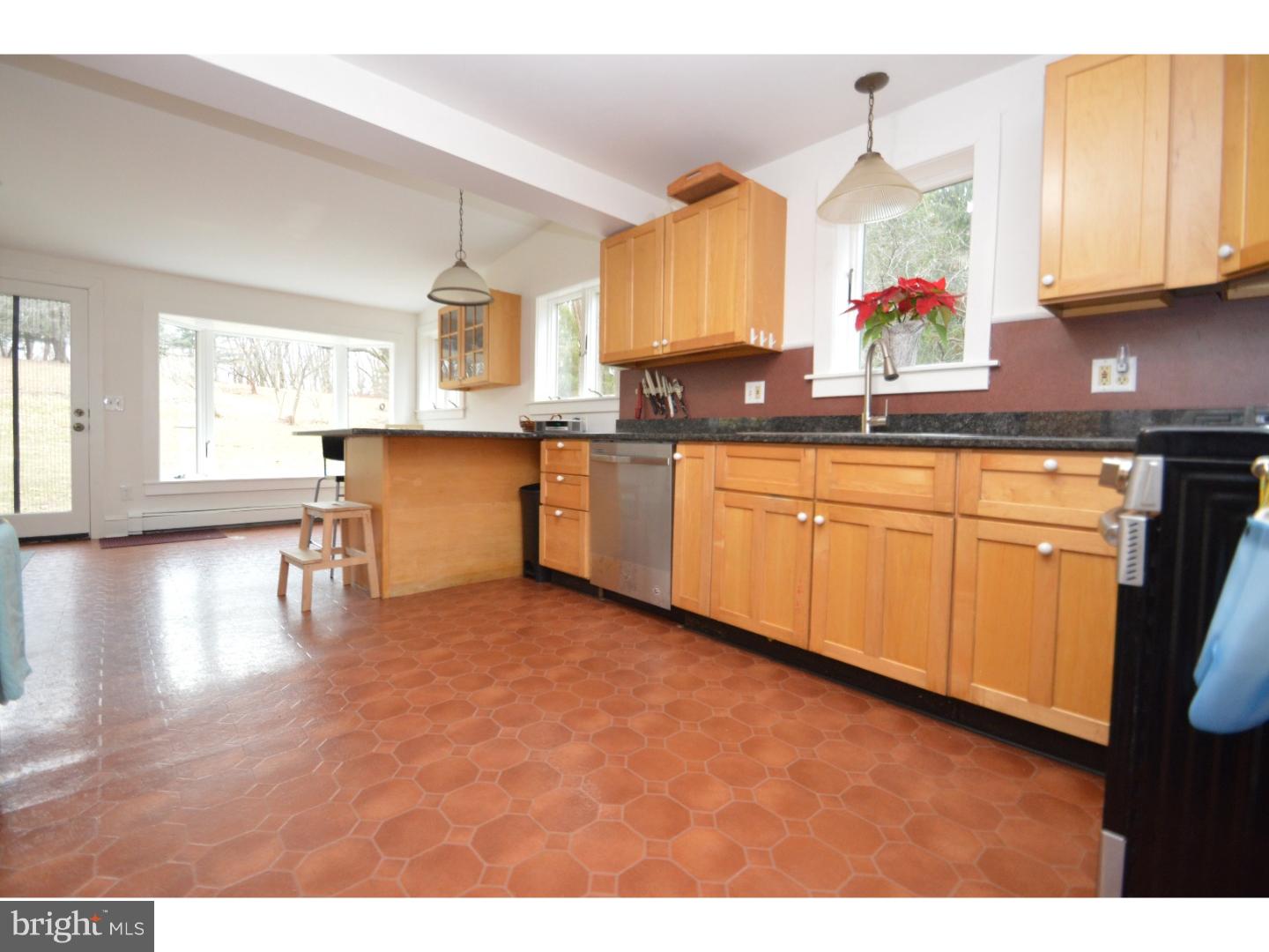 1749 Stonesthrow Road Bethlehem, PA 18015 - Photo 8 of 25 Gallery Image 8