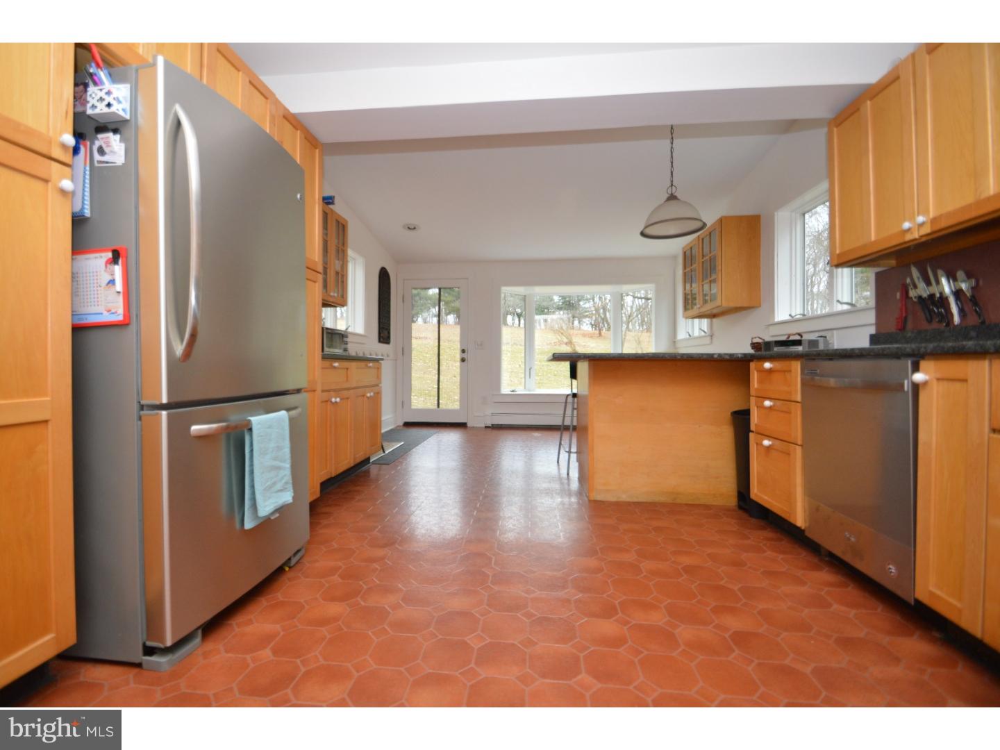 1749 Stonesthrow Road Bethlehem, PA 18015 - Photo 9 of 25 Gallery Image 9