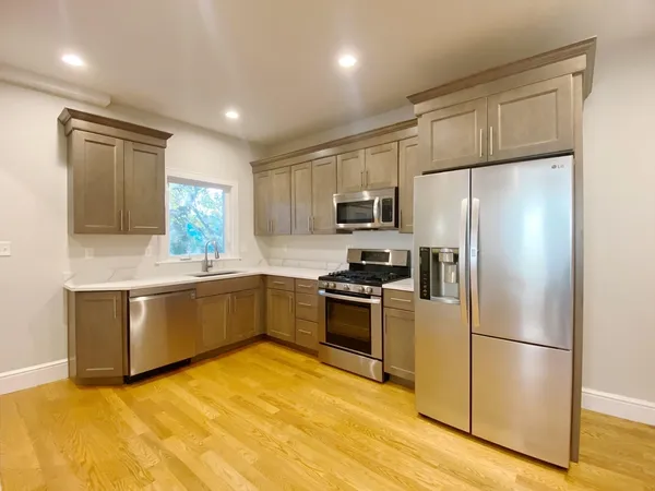 $2,350 | 821 Winthrop Avenue, Unit 1, Revere, MA 02151