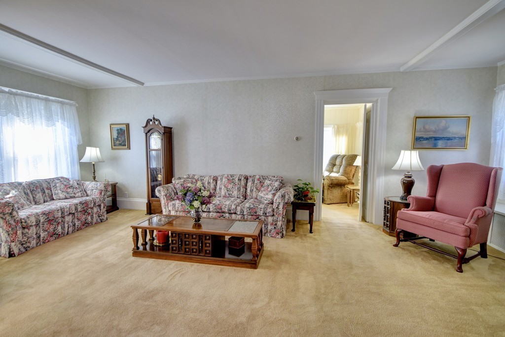 90 Aspen Road Swampscott, MA 01907 - Photo 4 of 20 Gallery Image 4
