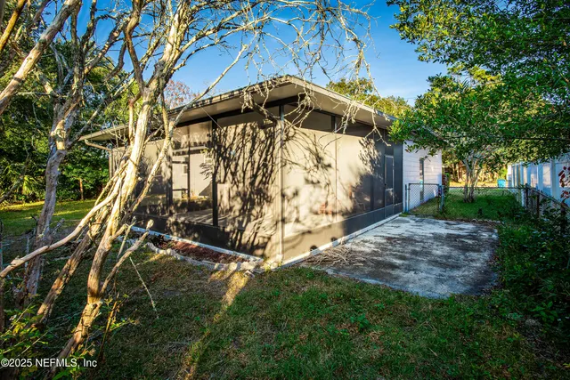 a view of a yard with street